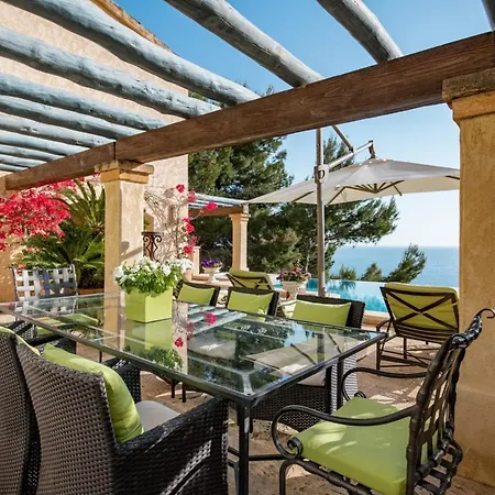 Stunning Hilltop Villa With Infinity Pool And Perfect Views Apartment