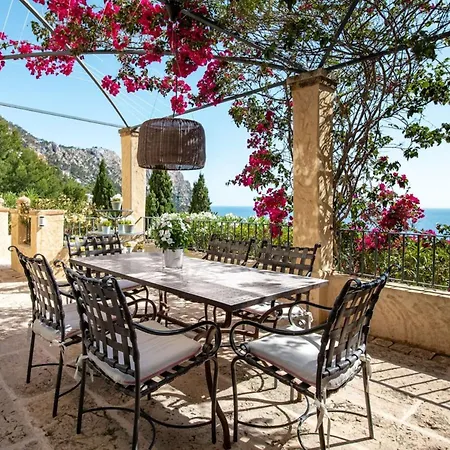 Apartment Stunning Hilltop Villa With Infinity Pool And Perfect Views