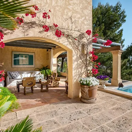 Stunning Hilltop Villa With Infinity Pool And Perfect Views San Sebastian
