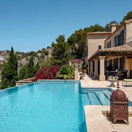 Apartment Stunning Hilltop Villa With Infinity Pool And Perfect Views *