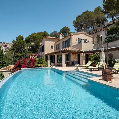 Stunning Hilltop Villa With Infinity Pool And Perfect Views San Sebastian