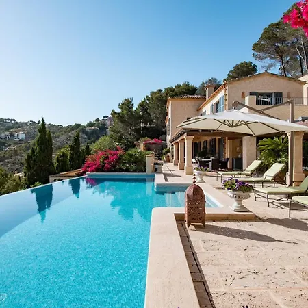 Stunning Hilltop Villa With Infinity Pool And Perfect Views San Sebastian